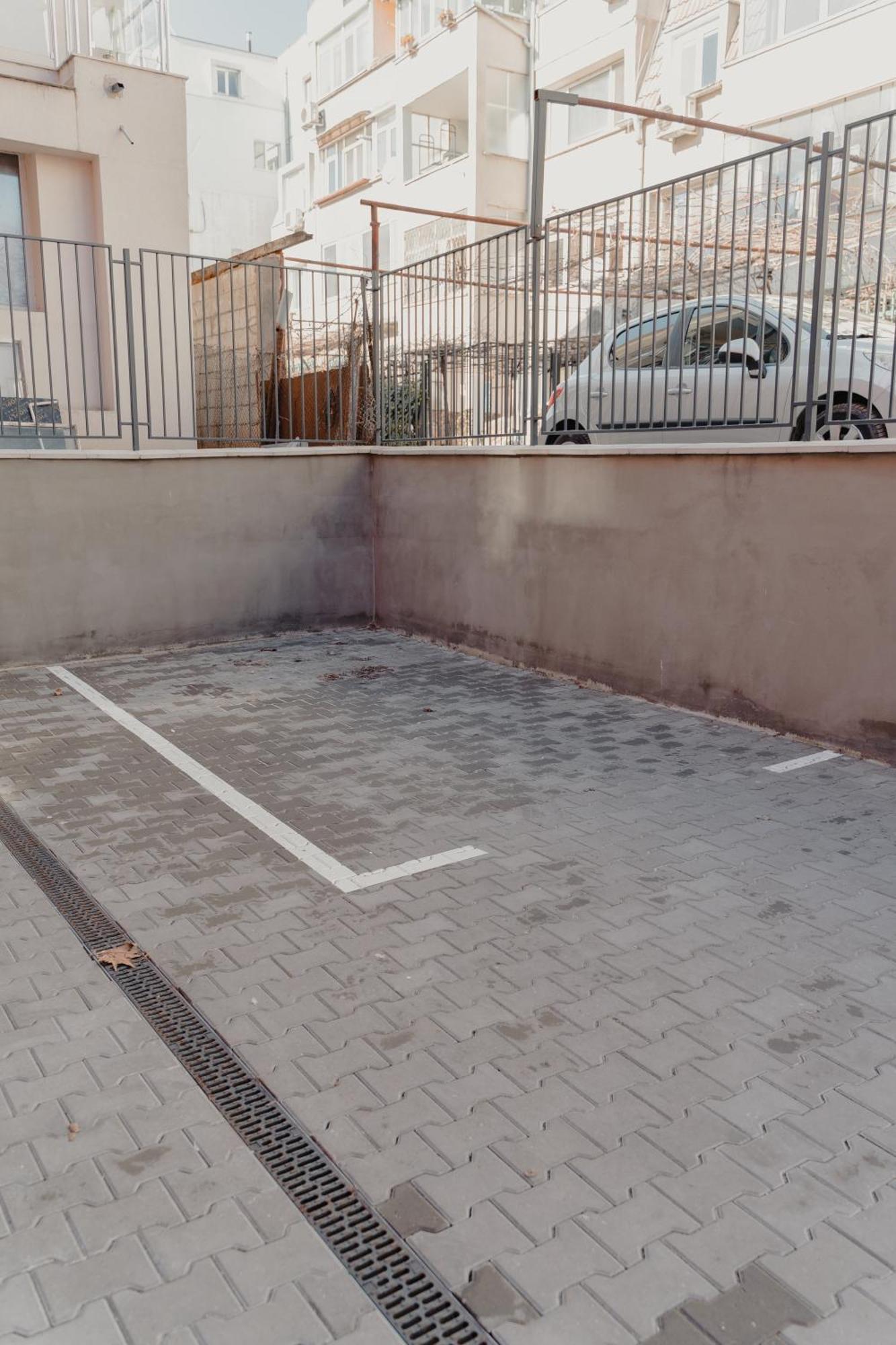 Hugo Apartment Varna Exterior photo